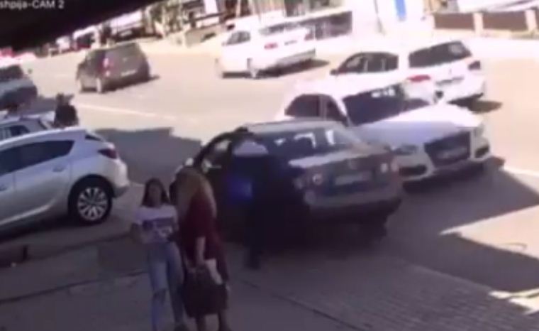 Vetura e vjedhur në Prishtinë gjendet nga policia në kufi të Maqedonisë