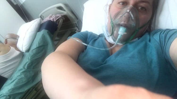 Vdes nga Covid-19 babai i doktoreshës kosovare, i qëndroi 12 ditë rresht afër!