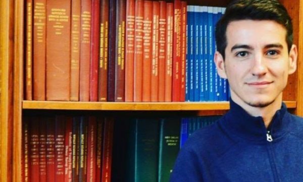 Epidemiologu shqiptar: Nuk i i kemi kapacitetet e Suedisë për hapje totale