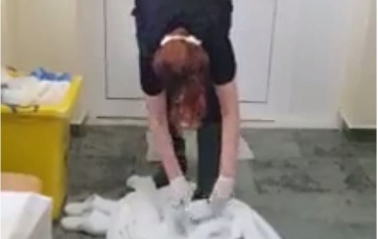 Kryeinfermierja tek Infektivi kullon çizmen me djersë: Më janë zbardhur flokët, më është rrudhosur fytyra