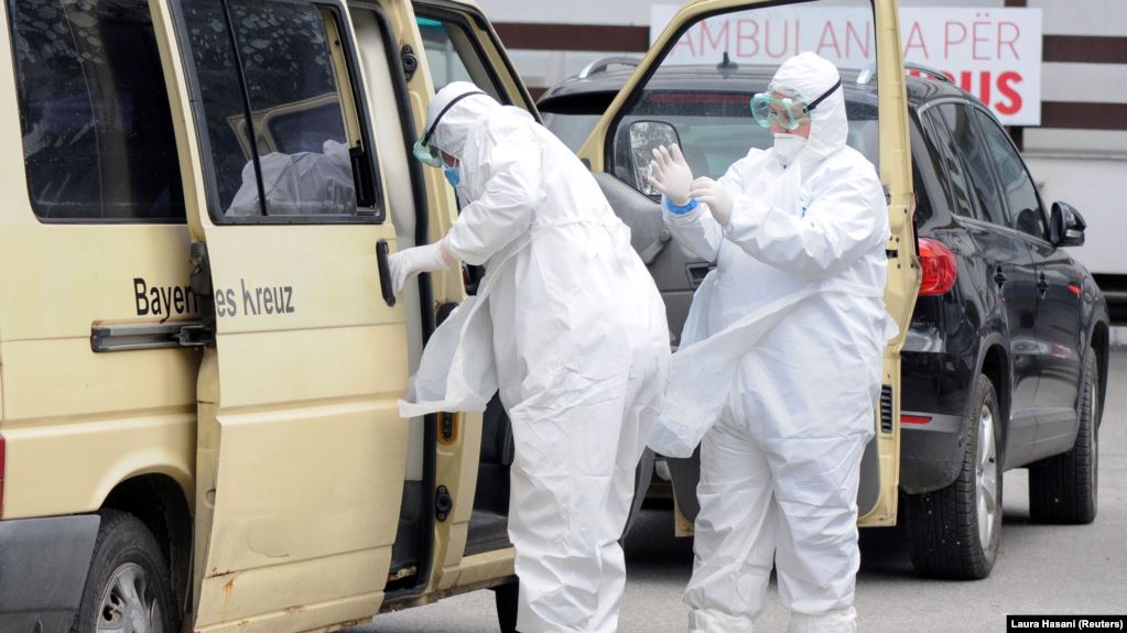 Spitalet rajonale me pacientë dhe staf mjekësor me koronavirus