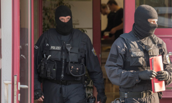 Falsifikoi pasaporta, arrestohet shqiptari në Gjermani