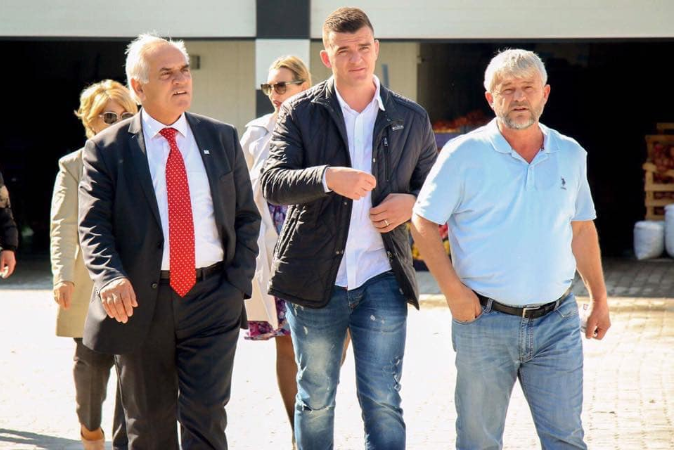 ‘Eskalon’ familjari i deputetit Xhavit Ukaj, fyen rëndë Vjosa Osmanin