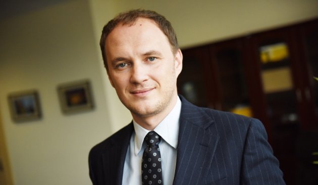 Petrit Selimi i reagon Grenellit, thotë se për vizat i citoi mediet