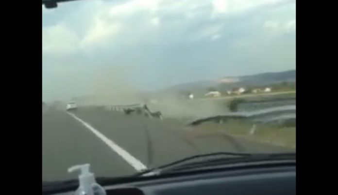 Pamje nga aksidenti ku një person humbi jetën në autostradën “Arbën Xhaferi”