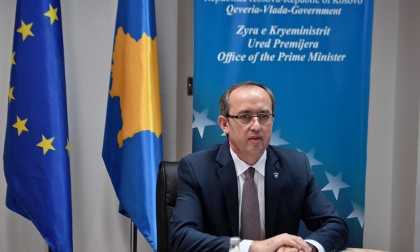 Hoti në Samitin e Parisit: Territori i Kosovës dhe Kushtetuta të paprekshme