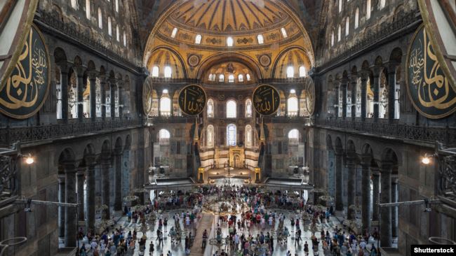 Stamboll: Pas 86 vjetësh, lutjet e së premtes mbahen në ish-muzeun e Shën Sofisë