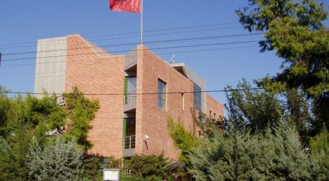 Gent Cakaj shkarkon të gjithë stafin në ambasadën shqiptare në Athinë