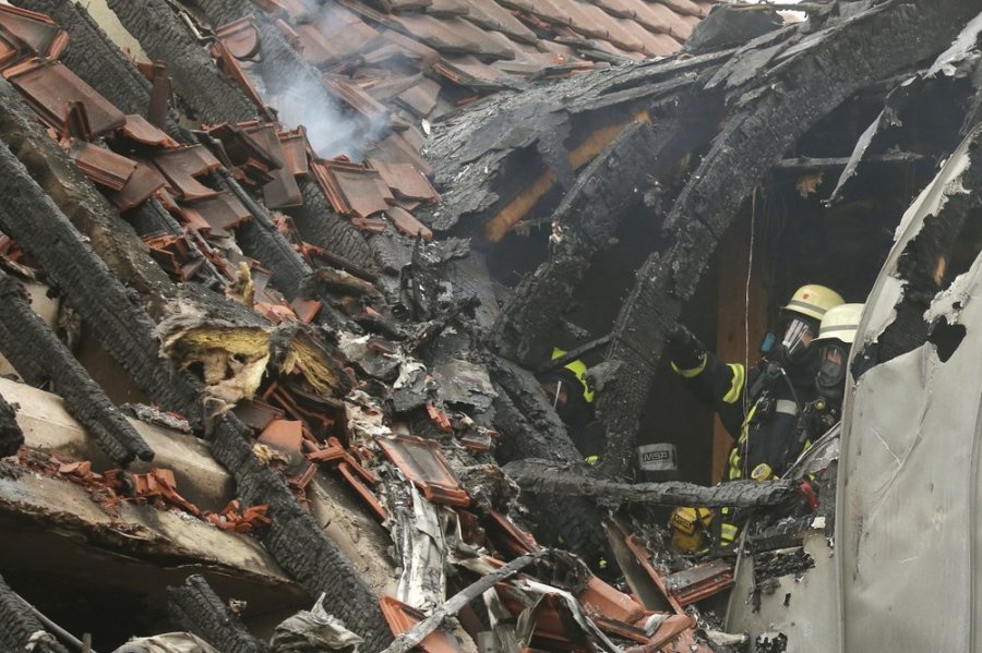 Tre të vdekur në Gjermani pasi një fluturuese goditi një shtëpi