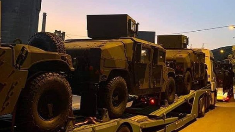 SHBA pajis FSK-në me automjete të rënda ushtarake