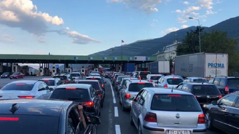 Mbi 13 mijë persona në ditë në Morinë, fluks i lartë i turistëve nga Kosova