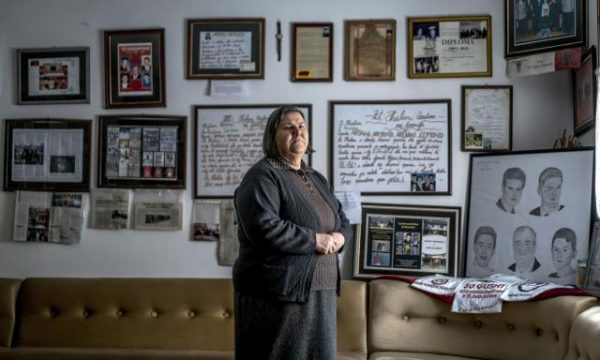 Familjarët e të zhdukurve në Gjakovë kërkojnë të dënohen kriminelët serbë