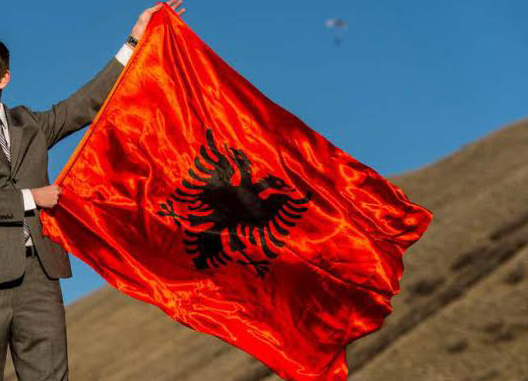 Historike: Shqiptarët me 32 deputetë në Parlamentin e Maqedonisë!