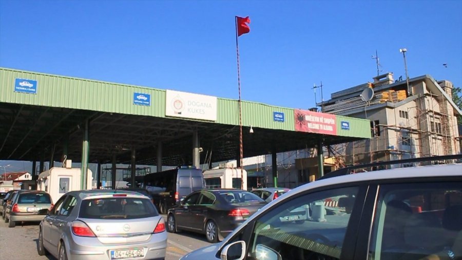 Shtetasi i Shqipërisë kishte tentuar ta korruptojë policin me 40 euro, dërgohet në mbajtje