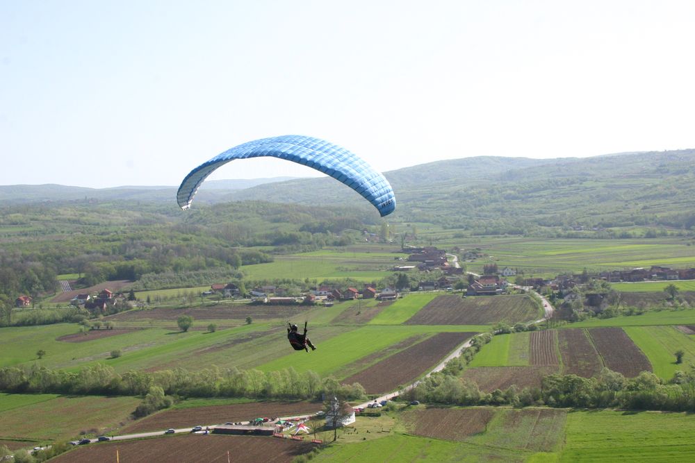 ​Përplasen dy paragllajdë, ndërron jetë 27-vjeçari
