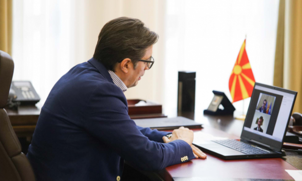 Presidenti i Maqedonisë uron në shqip për pavarësinë e Kosovës