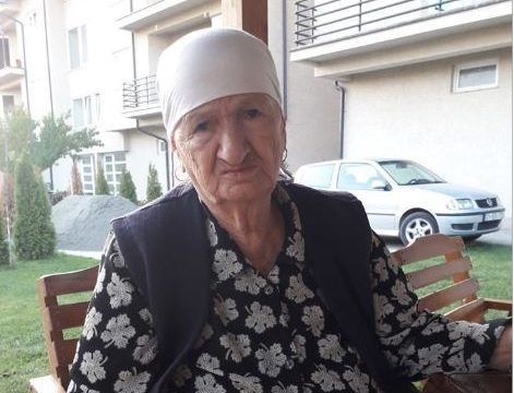 Kjo është gruaja e moshuar nga Obiliqi që e mundi koronavirusin pa shkuar fare në spital