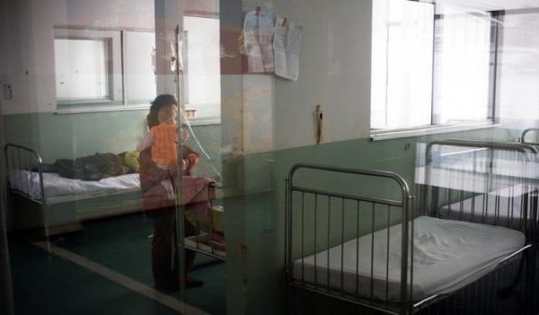 Tre fëmijë me koronavirus po trajtohen në Pediatrinë e QKUK-së