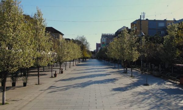 Qytetarët mirëpresin masat e reja të Qeverisë kundër koronavirusit