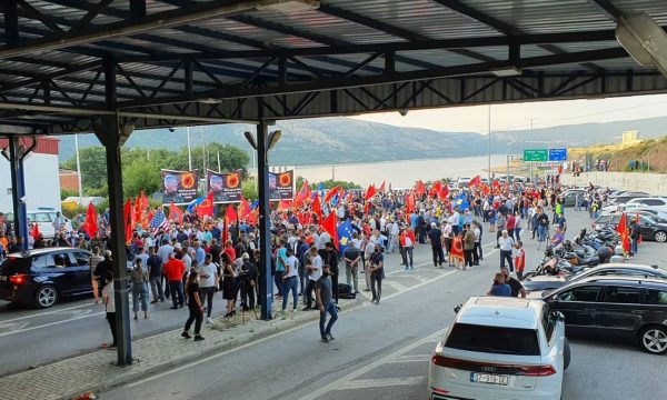 Presidenti Thaçi arrin në Prishtinë