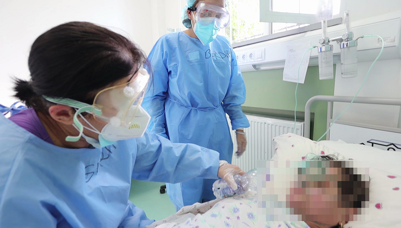 “Oh vdiqa, s’më mbajnë kockat…”, pamjet e rënda nga Infektiva, pacientët rënkojnë nga simptomat e Covid-19