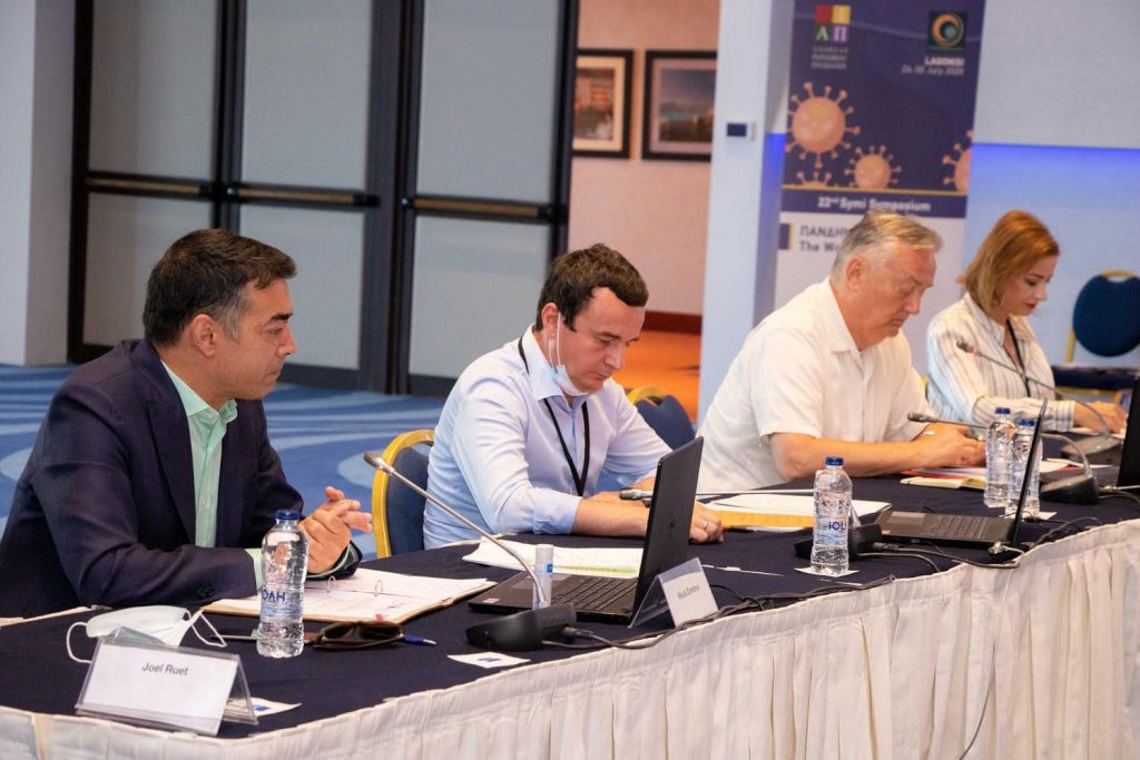 Kurti merr pjesë në një debat në Greqi, flet për qeverisjen e tij