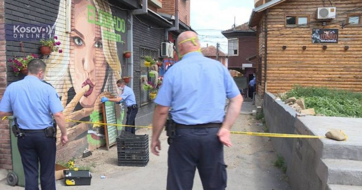 Skandaloze: Polici që ishte pjesë e grupeve kriminale në veri, lirohet brenda pak orëve pasi shtiu me armë