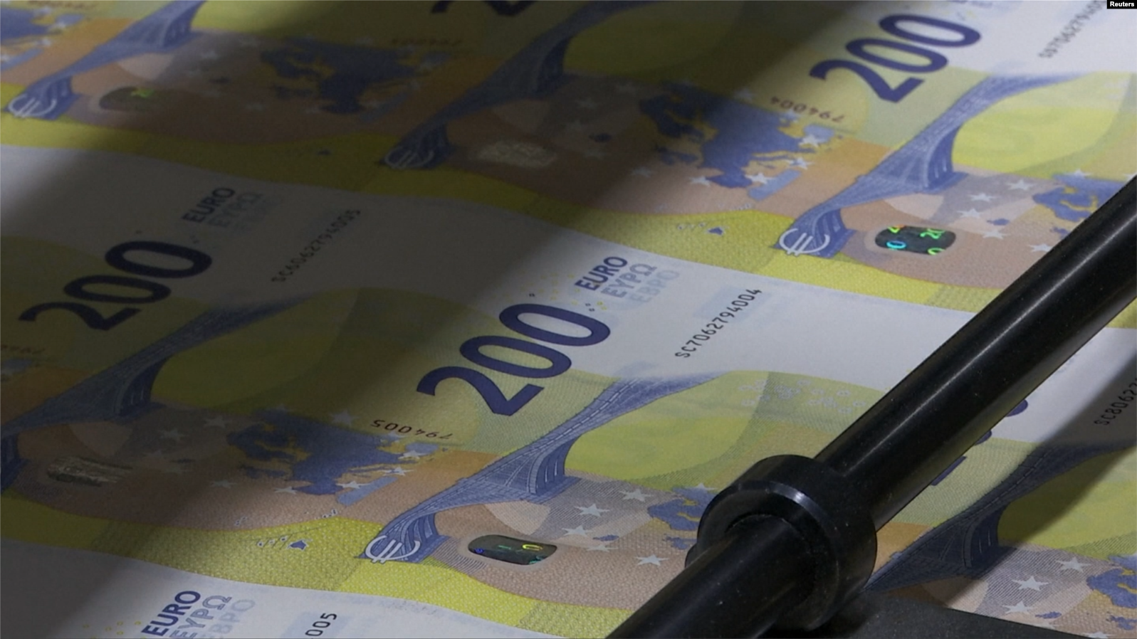 Rreth 100 milionë euro më pak të hyra në arkën e shtetit