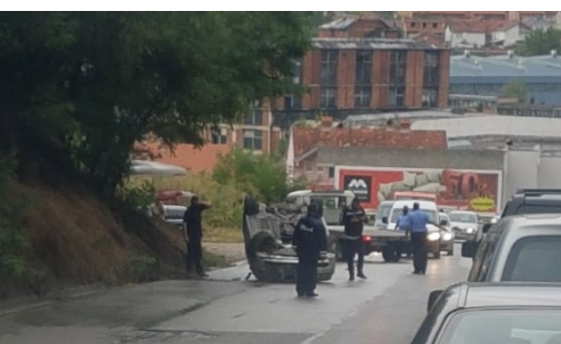 Aksidentet s’kanë të ndalur, një veturë rrotullohet në Suharekë