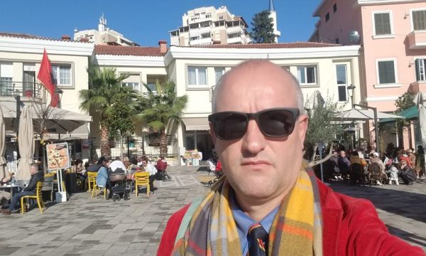 Pedagogu shqiptar humb betejën me covid-19