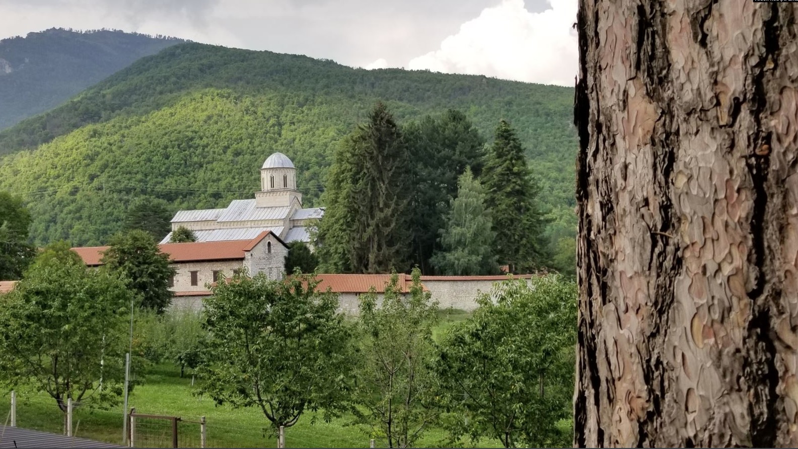 Lidhja e Historianëve: Vendimi për Manastirin e Deçanit i vë në zbatim ligjet e Serbisë