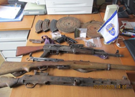 Aksion i Policisë në Prishtinë: Sekuestrojnë pushka, fishekë, karikatorë e mjet shpërthyes