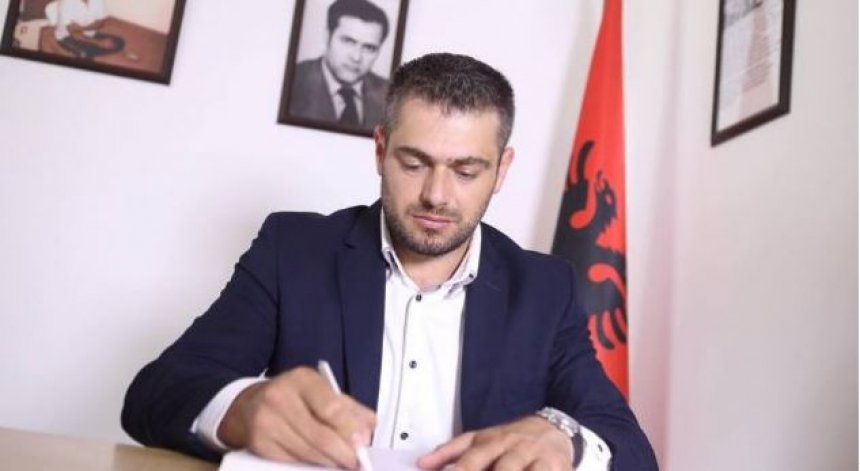 Andin Hoti: Politikisht jam në PDK, Kurti nuk më kërkoi të kaloj në LVV