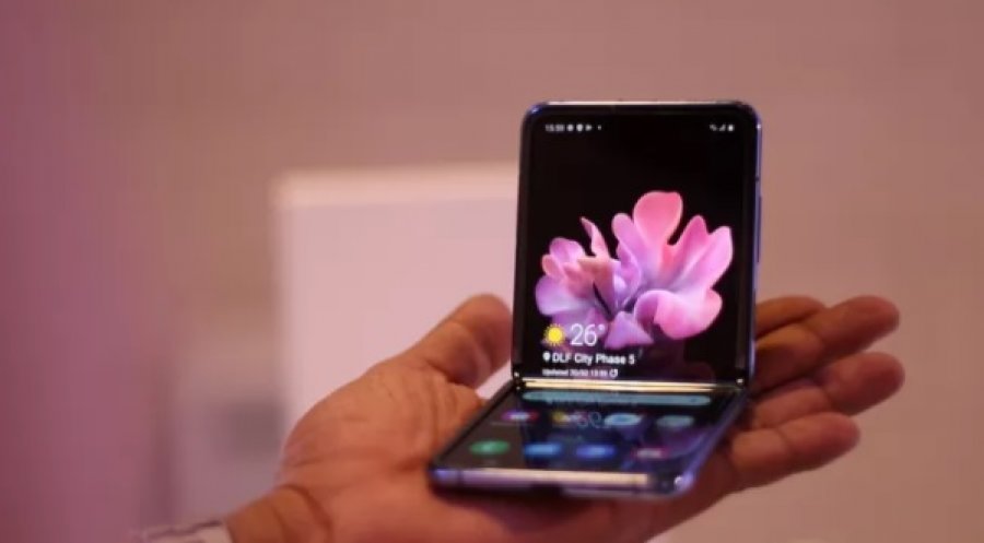 Samsungu muajin e ardhshëm nxjerr në shitje telefonin e ri Galaxy Z i cili paloset