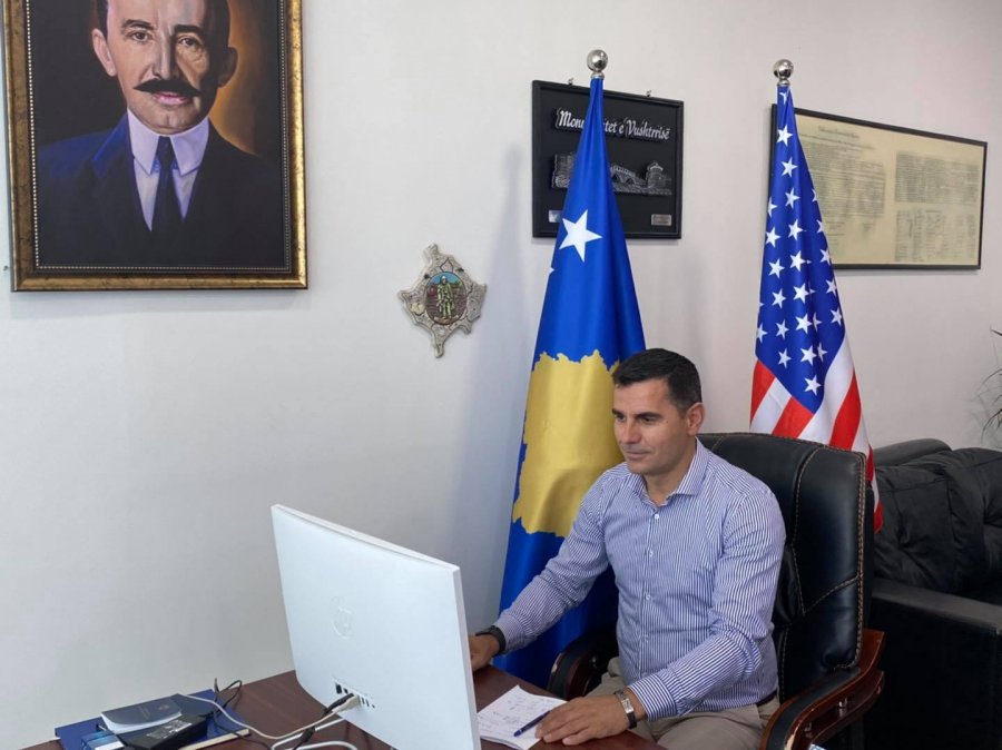 Rezulton pozitiv me koronavirus kryetari i Vushtrrisë, Xhafer Tahiri