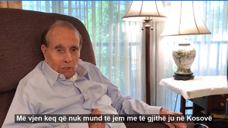 Bob Dole shpreh mirënjohje për bustin e ngritur në Prishtinë