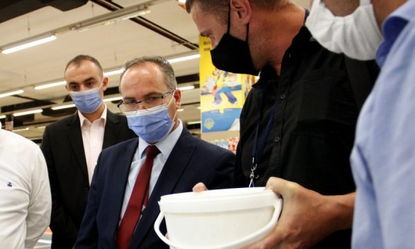 Zbulohet mashtrimi me sasi të djathit
