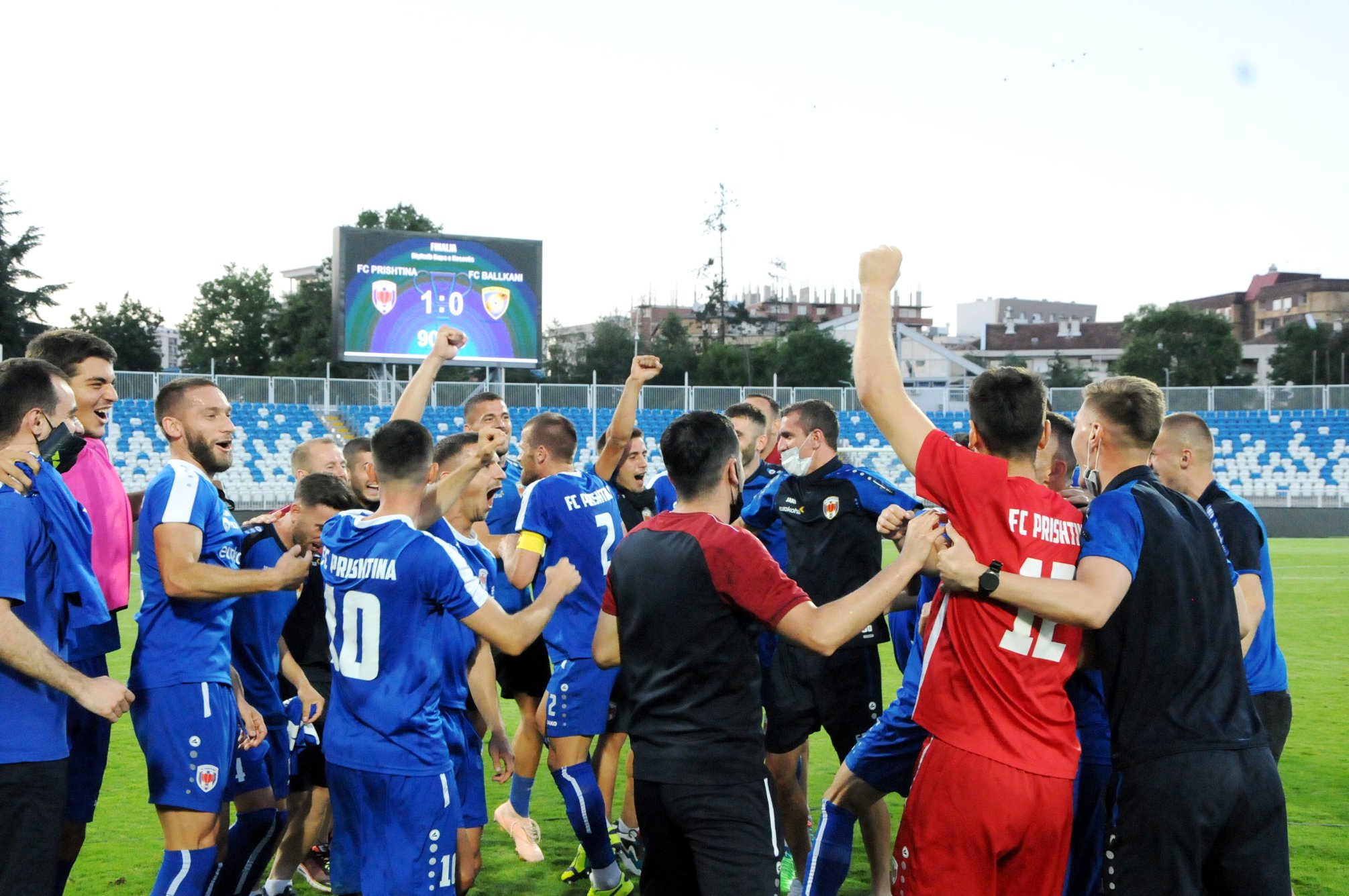 Hoti doli pozitiv me COVID-19, futbollistët e Prishtinës testohen të mërkurën