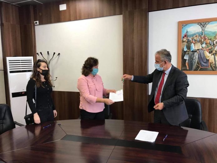 Gjest i mirë: Familjes së dëshmorit Hamzi Bytyçi, i ndahet një banesë