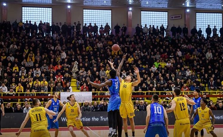 Shtyhet fillimi i edicionit të ri në basketbollin kosovar