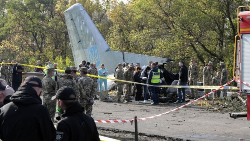 Ukrainë: Vdesin 26 persona në aksident ajror – ishin duke kryer një trajnim fluturimi