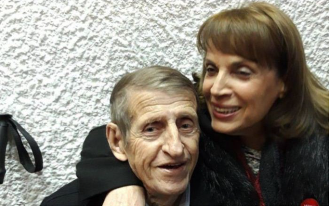 Bashkëshortja e Adem Mikullovcit, tregon se kur do bëhet varrimi i aktorit të ndjerë