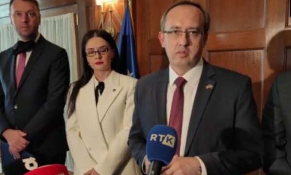 Kryeministri Hoti prezanton marrëveshjen me Serbinë