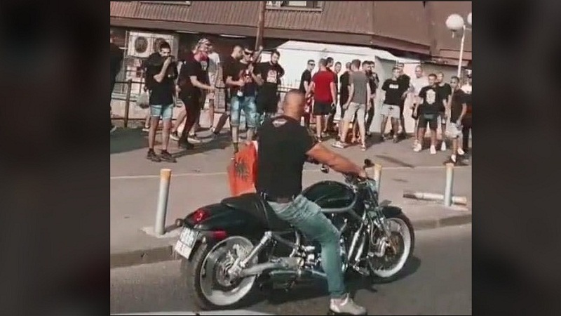 Motoristi që ndali thirrjet anti shqiptare në Shkup tregon se përse ktheu motorin kur dëgjoi thirrjet kundër shqiptarëve