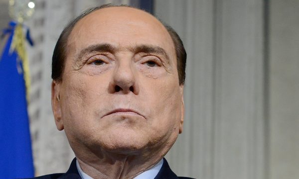 Berlusconi infektohet nga koronavirusi