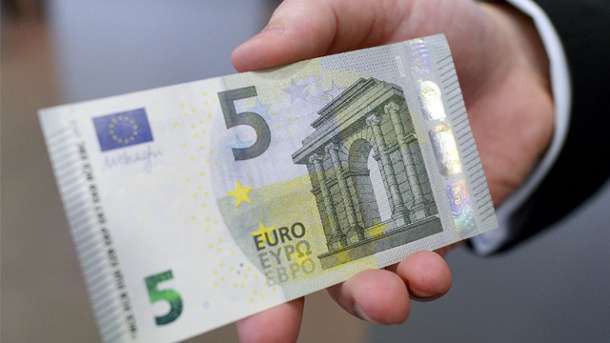 Ia ofroi pesë euro ryshfet zyrtarit policor, dënohet me 300 euro gjobë dhe 1 vit burgim me kusht
