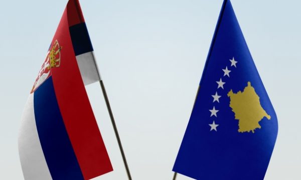 Kosova dhe Serbia pajtohen në Uashington që t’i bashkohen “zonës së mini-Shengenit”