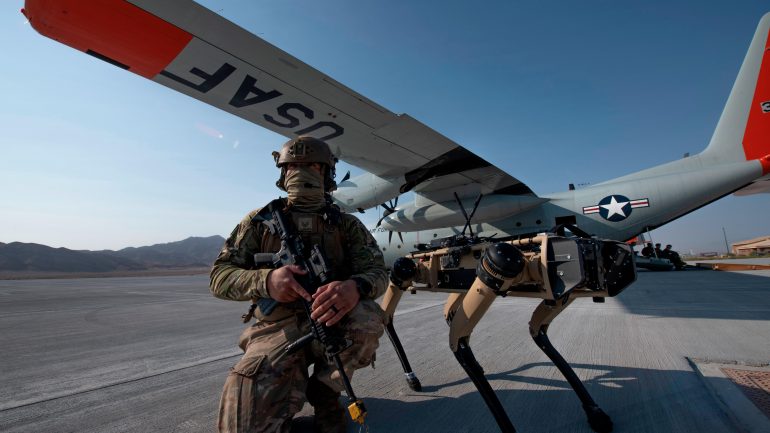 Ushtria amerikane me “qen” të rinj prej metali