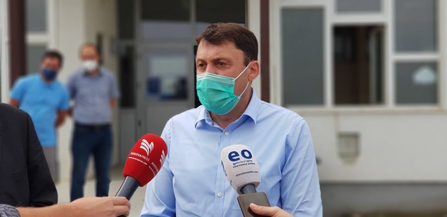 Ministri Likaj: 1 mijë e 500 mësimdhënës do të testohen për COVID-19