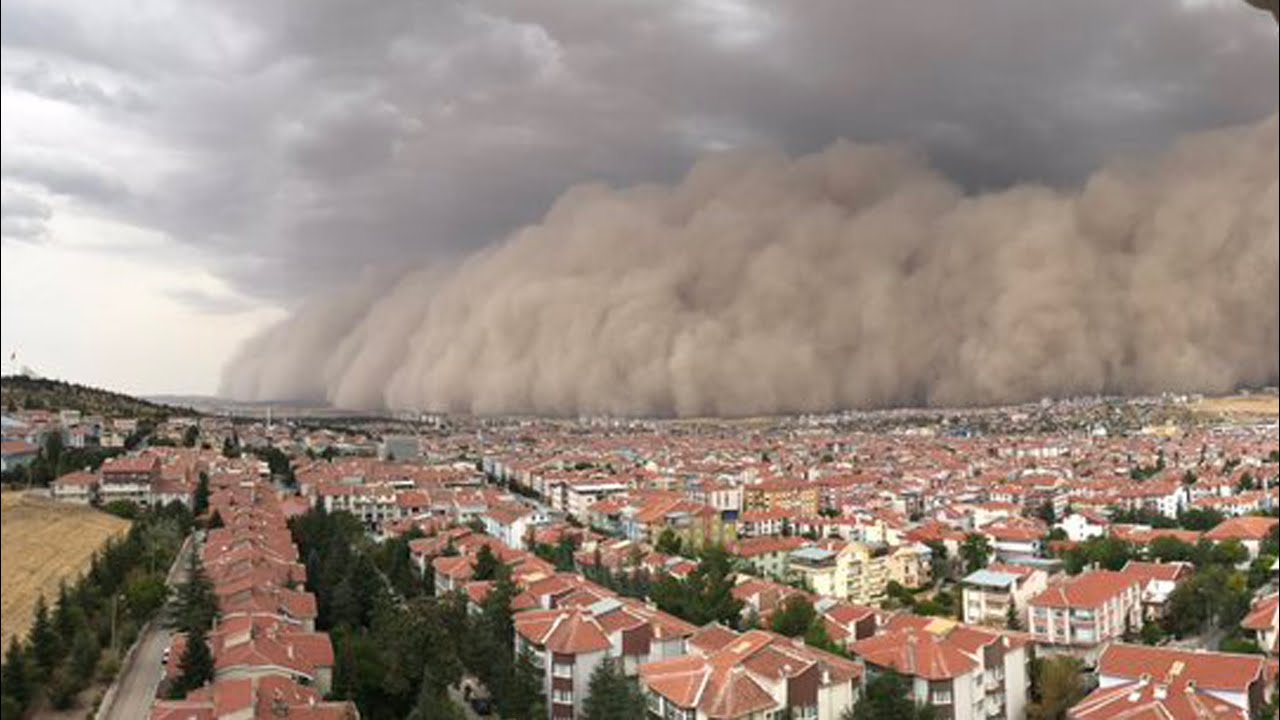 E frikshme: Kryeqyteti turk goditet nga stuhia e rërës